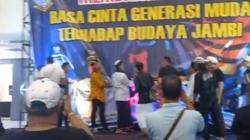 Heboh Tari Erotis LGBT di Acara Budaya dan UMKM Jambi Dibubarkan Warga<