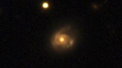 Teleskop X-ray Tangkap Black Hole Perlahan Melahap Bintang