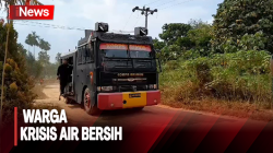 Brimob Polda Jambi Kerahkan Water Canon Berikan Air Bersih Door to Door ke Warga 