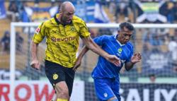Dortmund Bantai Persib, Raksasa Dua Meter Cetak Gol