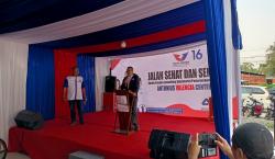 Hadiri Peresmian Sekretariat AVC, HT Bagi-bagi Sepeda ke Warga