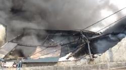 Kebakaran 2 Gudang Peralatan Kapal dan Ban di Tangerang, Kepulan Asap Sulitkan Petugas