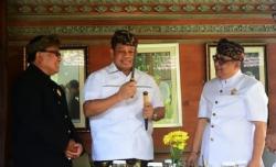 Pj Gubernur Bali Dihadiahi Keris Majapahit dari Puri Kauhan Ubud, Apa Maknanya?