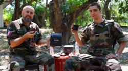 Momen Tentara Prancis Cicipi Ransum TNI: Wow Sangat Enak