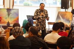Denny JA: YouTube dan Facebook Media Sosial Terpopuler di Indonesia