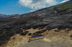 Dulu Hijau, Bukit Teletubbies Gunung Bromo Kini Hangus Dilalap Api