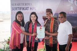 Serah Terima Sertifikat HPL Zona 1 Parapuar, Wampenparekraf: Diharapkan Mampu Jaring Investor