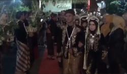 Bahagianya, 48 Pasangan Nikah Massal di Nganjuk Dapat Hadiah Nginap Gratis di Hotel<