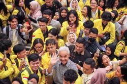 Kuliah Kebangsaan di UI, Ganjar Pranowo Disambut Mahasiswa Berjas Kuning