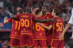 Hasil Lengkap Liga Europa Pagi Tadi: AS Roma Pesta Gol, Ajax Lengser ke Liga Konferensi