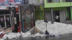 Kecelakaan di Sukabumi Hari Ini, Truk Oleng Tabrak 3 Ruko lalu Terbalik