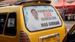 Jelang Pilpres 2024, Poster Gibran Rakabuming Raka Marak di Pantura Cirebon <