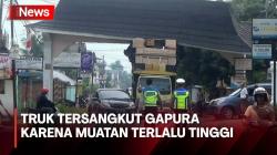 Muatan Terlalu Tinggi, Truk Tersangkut Gapura di Lubuklinggau