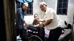 MNC Peduli Beri Kursi Roda untuk Penyandang Tunadaksa di Banjar Kalsel<