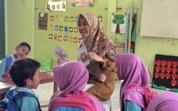 Kisah Siti Alifah Faiz, Guru Honorer yang Wujudkan Mimpi lewat Shopee Affiliate Program 