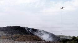 BNPB Kerahkan Heli Water Bombing, Titik Api Kebakaran TPA Putri Cempo Solo Berkurang