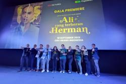 Pegadaian Ajak Gen-Z melek Finansial Melalui Web Series Ali yang Terheran Herman