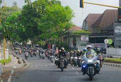Komunitas Motor Kumpul di Bandung, Pecahkan Rekor MURI Gelindingkan Ban Sejauh 10 Km