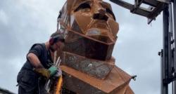 Viral, Inggris Punya Karya Seni Patung Wanita Berhijab Pertama di Dunia!