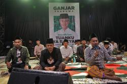 Ratusan Relawan Santrine Abah Ganjar Mengikuti Sholawat Bersama