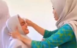 Viral Bu Guru Cantik Hapus Makeup Siswi SMA di Semarang, Bikin Ngakak Teman-temannya