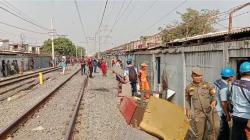 Ratusan Warung Remang-remang di Gang Royal Jakut Dibongkar, Kondom Berceceran