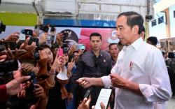 Tinjau Pasar Merdeka Samarinda, Jokowi: Saya Senang Harga Terkendali Baik