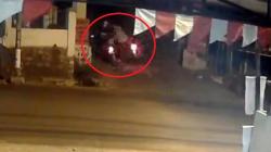 Viral 2 Begal Motor Bersenjata Golok Beraksi di Banjaran Bandung<