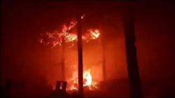 Gudang Bumbu di Cimahi Terbakar, Asap Tebal Sulitkan Petugas Padamkan Api<