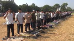 Kekeringan Meluas, Ratusan Warga Subang Gelar Salat Minta Hujan<