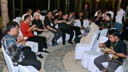 Momen Akrab Presiden Jokowi Bareng Menteri hingga Penggiat Seni Makan Malam di IKN