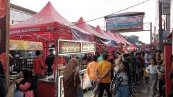 Pengunjung Cibadak Funday Bandung Membeludak, Nikmati Berbagai Stan Kuliner 