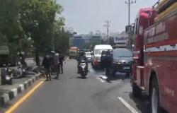 Kecelakaan di Ringroad Jogja, Pemotor Tewas Tertabrak Mobil Pemadam Kebakaran   