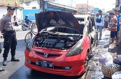 Korsleting Listrik Mobil Honda Jazz Terbakar di Gunungkidul