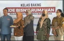 Bacaleg Partai Perindo Jogja Fourista Handayanto Latih Warga Membuat Bakpia<