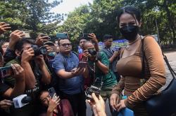 Gaya Siskaeee Diperiksa soal Kasus  Produksi Film Porno