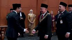 Nadiem Lantik Komarudin Jadi Rektor UNJ, Ini Sosoknya