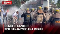 Tembakkan Gas Air Mata, Polisi Bubarkan Demo di Kantor KPU Banjarnegara