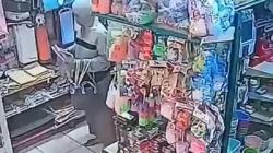 2 Emak-emak di Majalengka Curi Tas Terekam CCTV, Pelaku Beraksi Santai<