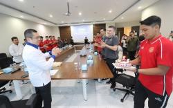 Dapat Kejutan Ultah dari Timnas Futsal, Hary Tanoe: Terima Kasih!