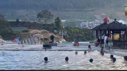 Sensasi Mandi dan Terapi di Kolam Air Panas Dataran Tinggi Dieng, Hangatnya Serasa Dipijat<