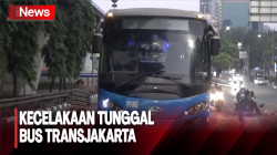 Kecelakaan  Tinggal, Bus Transjakarta Tabrak Beton Separator Jalan di Palmerah 