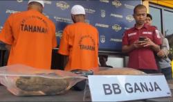 Tangkap Jaringan Narkoba Antarprovinsi, Polres Blitar Kota Amankan 2 Kg Ganja Siap Edar 