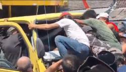 Kecelakaan di Lumajang, Truk Tabrak PJU hingga Ringsek, Kernet Luka Parah <