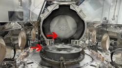 Misteri Material Hitam pada Tutup Kapsul Pembawa Asteroid Bennu, Tampak Lebih Halus seperti Kotoran di Mobil 