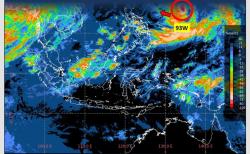 BMKG Deteksi Bibit Siklon Tropis 93W: Waspada Hujan Lebat dan Gelombang Tinggi 