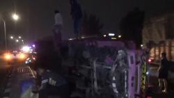 Kecelakaan di Jombang, Truk Muatan Mesin Terguling, Kernet Terjepit dan Luka Parah 