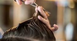 Siap Bersaing di Industri Kreatif, Intip Profesi Kapster yang Ahli dalam Tata Rambut 