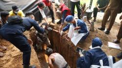 Usut Penyebab Kematian Gadis Cantik di Merangin Jambi, Polisi Bongkar Makam Korban