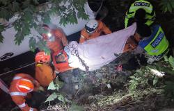 Kecelakaan di Jalan Jogja-Wates, Minibus Terjun ke Sungai 1 Orang Terjepit<